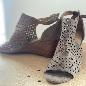 Violet & Red Tan Wedges - Great Condition!